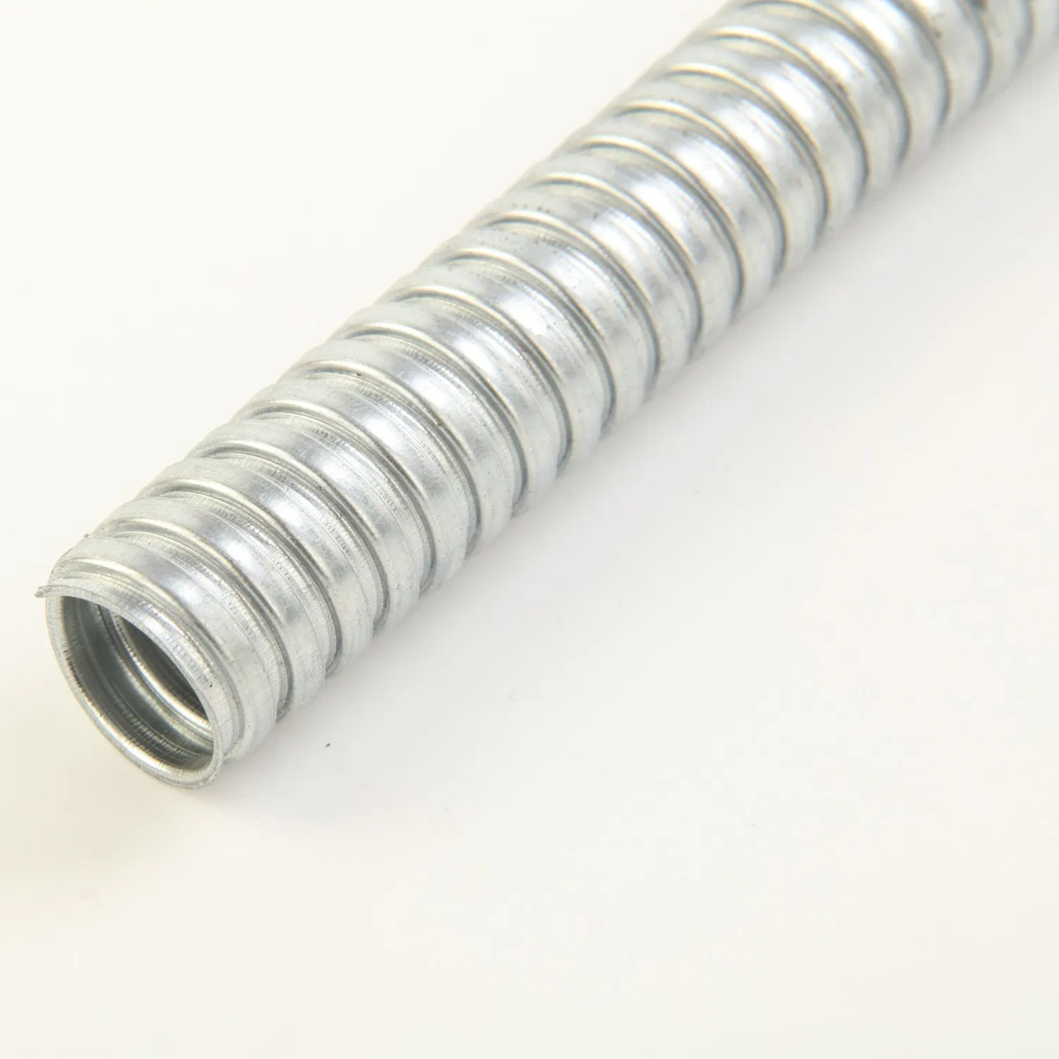 PVC Coated Galvanized Steel Electrical Cable Liquid Tight Metallic Flexible Metal Pipe