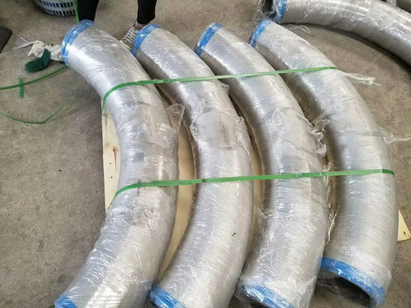 Stainless Steel A403 Wp304 Lr 135 Degree 5D DN500 Sch80 Bend Pipe