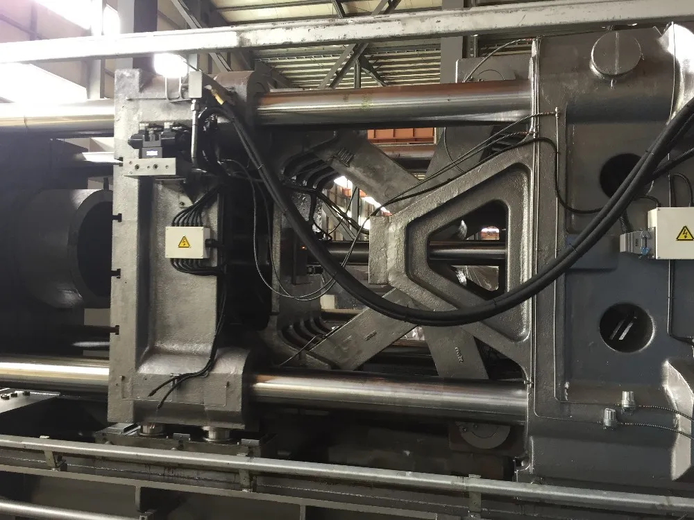 Full-Automatic Plastic PVC PPR Pipe Fittings Making Injection Molding Machine