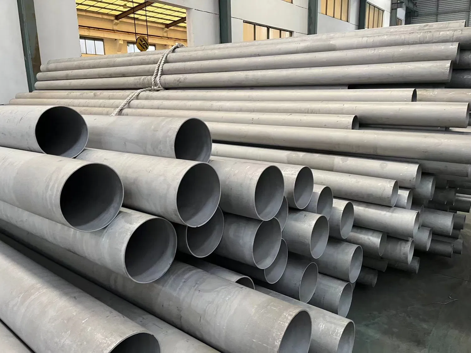 Apl 5L X42 X46 52 X56 X60 X65 X70 Steel Pipe Bare Painting Galvanized Anti-Corrosion 3PE PP/Ep/Fbe C