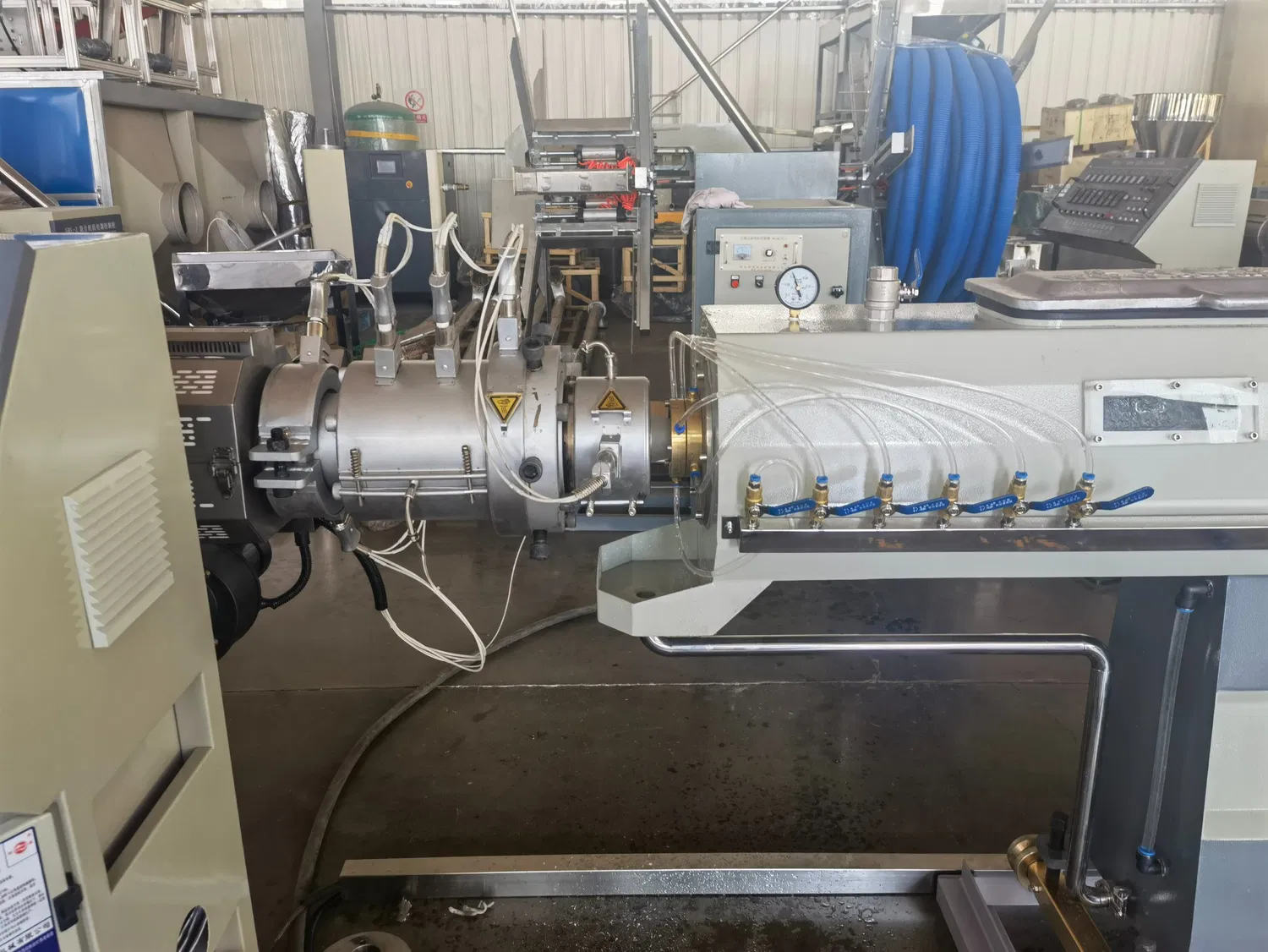 Three Layers PPR Water Pipe Production Line PP-R Hot Water Pipe Making Machine