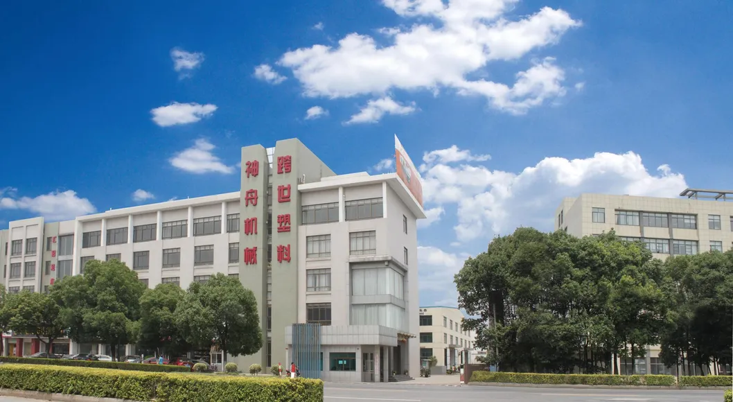 Full-Automatic Plastic PVC PPR Pipe Fittings Making Injection Molding Machine