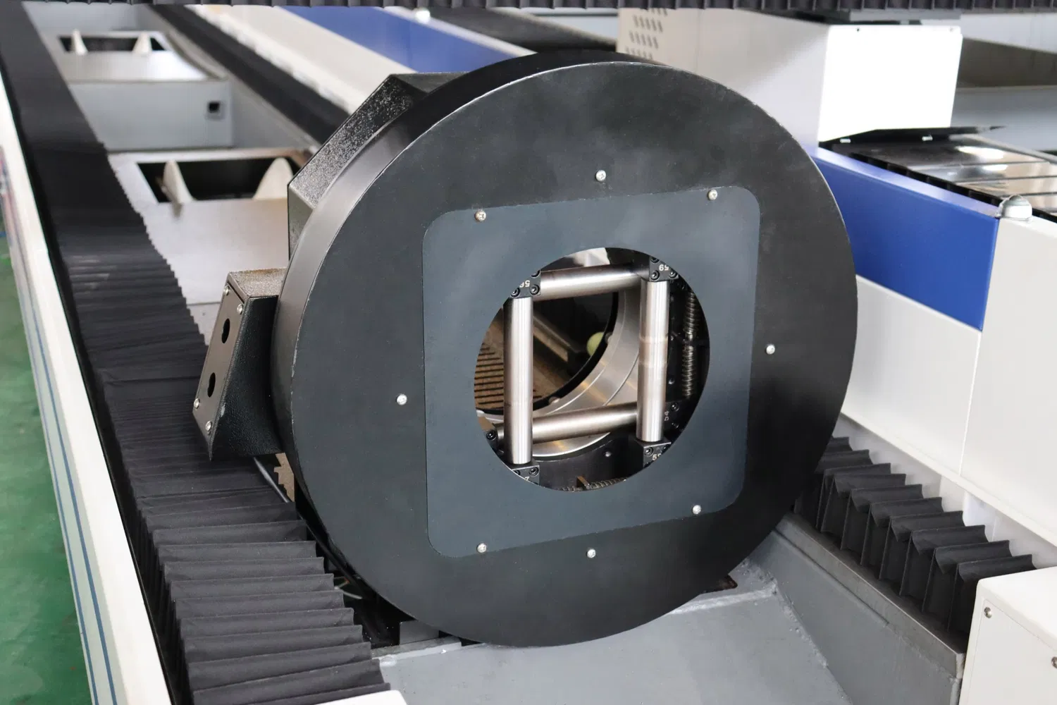 Beke Fiber Laser Cutting Machines Stainless Steel Carbon Steel Size 3015 3000W Tube and Sheet