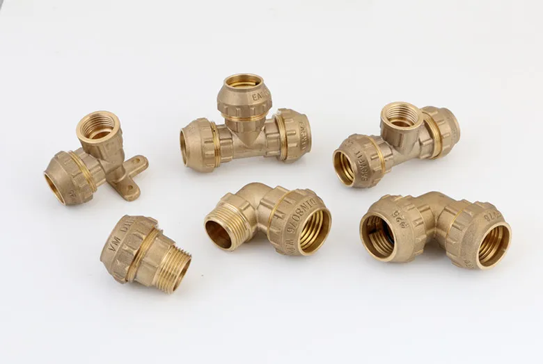 PE Pipe Fitting/PPR Fitting/Female Elbow with Wallplated for PPR Pipe