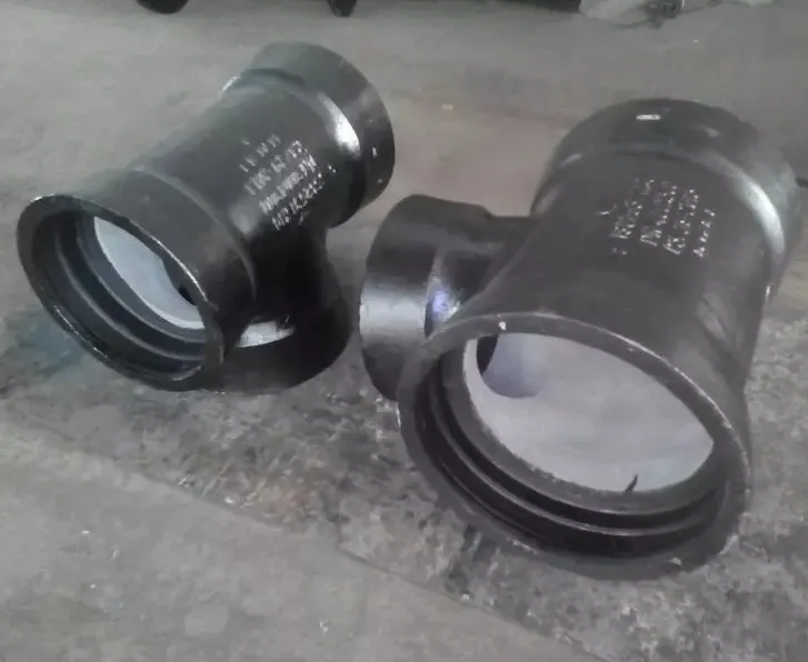 China Supplier En545 Ductile Iron Cast Iron Pipe Fittings Universal Pipe Restraint Flange Adaptor for PE Pipe