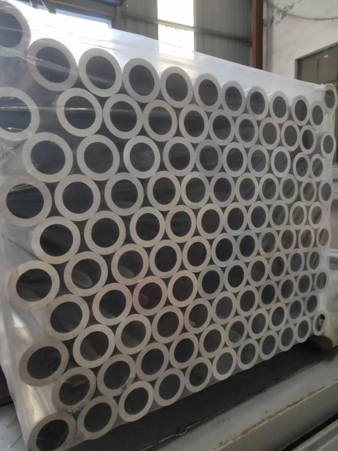 ASTM B211 High Quality 3003 3600 5052 5083 5086 6061 Aluminum Tube 1mm 2mm Thick Power Coating Round