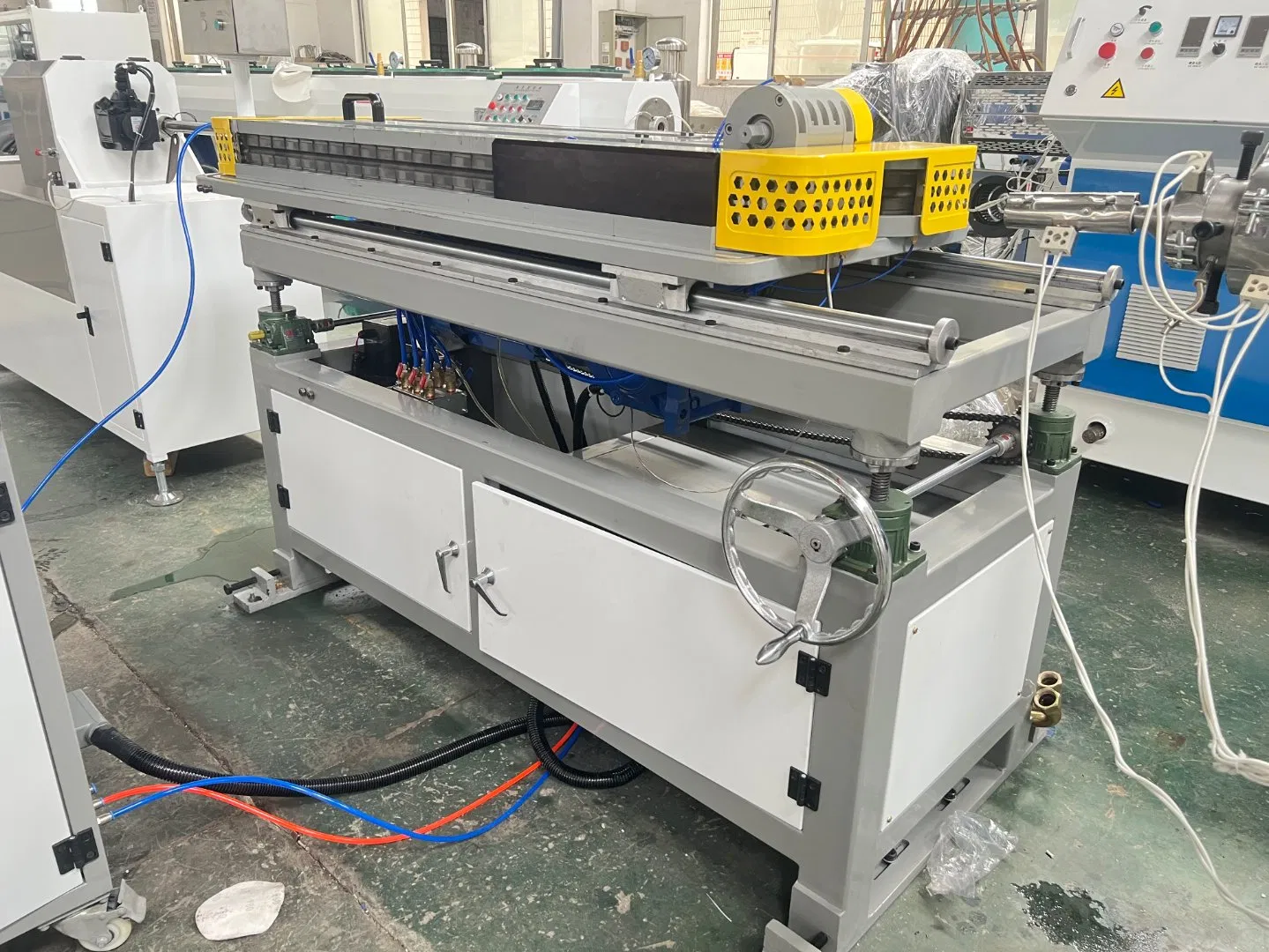PE/PP/PA Plastic Single-Wall Corrugated Pipe Extrusion Production Line/Extruder Machine PE/PP/PA Plastic Single-Wall Corrugated Pipe Extrusion Production Line/Extruder Machine
