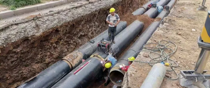 China Supplier Spraying and Winding Heat Resistant Building Material Insulation Foam Insulation Tube