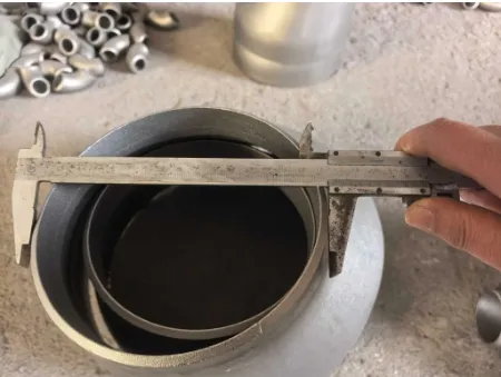 ANSI Butt Welded Carbon Stainless Steel 304 316 Seamless Tee Reducer Cap Tube 45 90 180 Degree Lr Equal Threaded Elbow Pipe Fitting