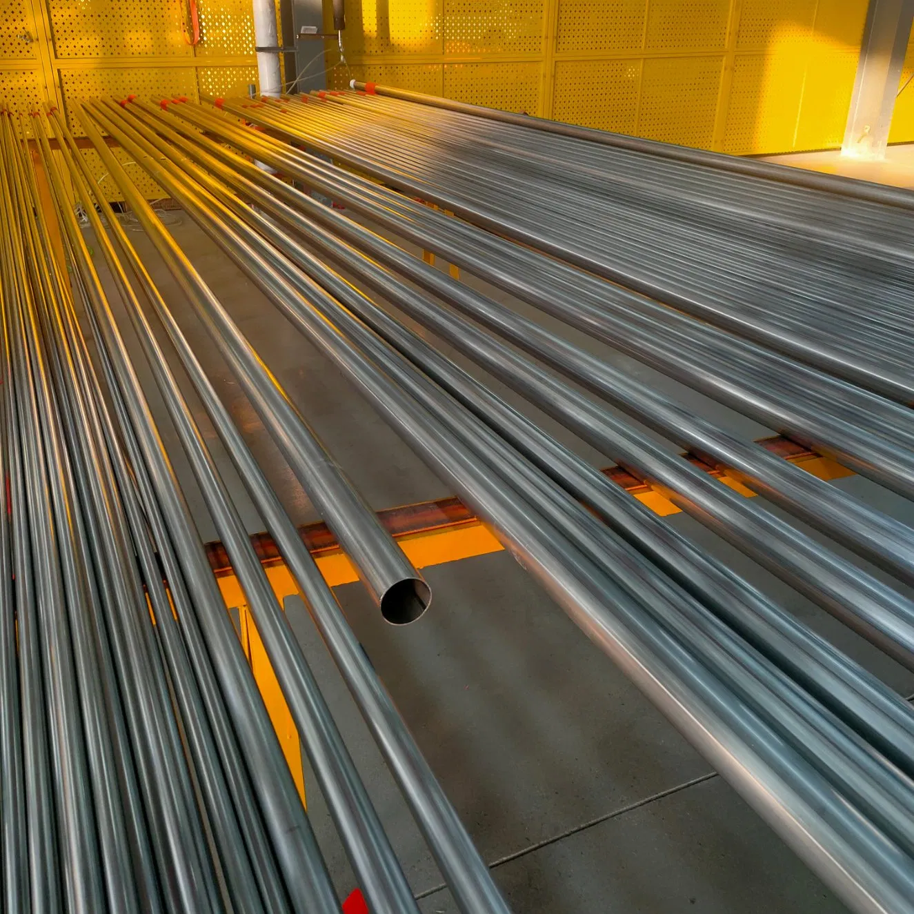 S32750 Super Duplex Stainless Steel Round Pipe Providing Excellent Corrosion Resistance and Mechanic