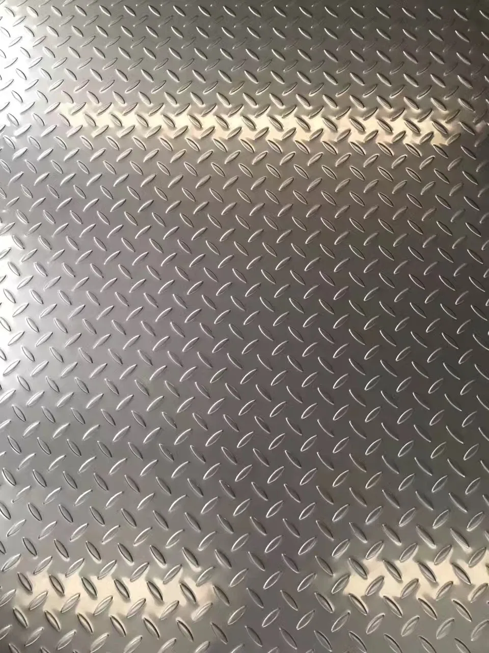 Ss Stainless Steel Checkered Plate 201 304 316L Ss Checkered Plate
