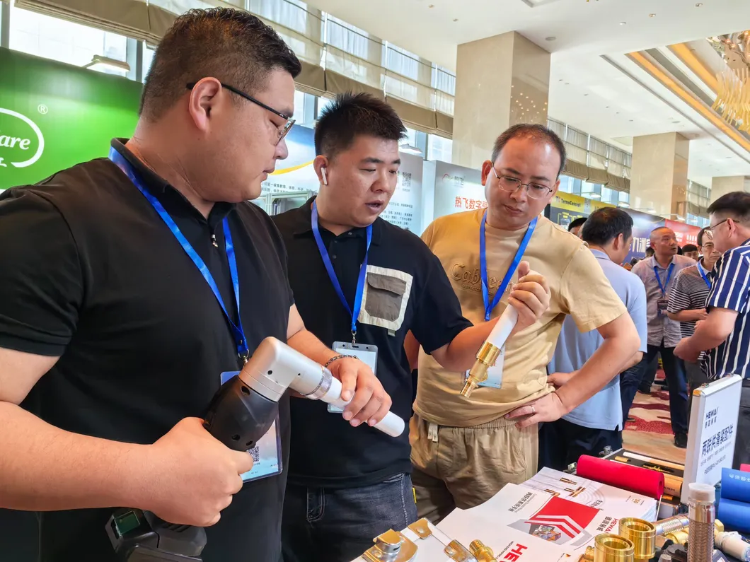 Hewai PVC CPVC UPVC HDPE Pph Plumbing Tube Hose Aluminum Al Plastic Corrugated Composite Floor Heating Pex PPR Pipe for Water Gas Irrigation