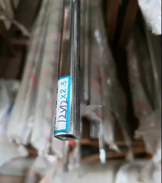 Free Sample 201 304 304L 430 316 316L 316 310 310S 904L Stainless Square/Round Seamless Welded Pipe 