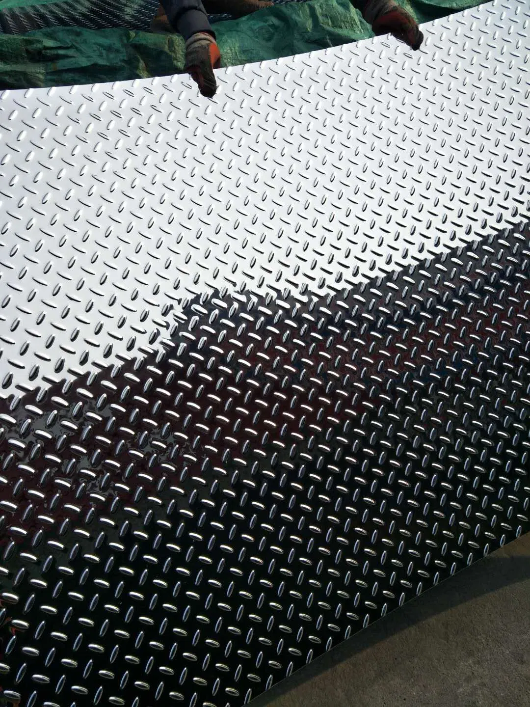 304 Embossed Stainless Steel Sheet 304 Stainless Steel Checkered Plate 304 Embossed Stainless Steel Sheet 304 Stainless Steel Checkered Plate